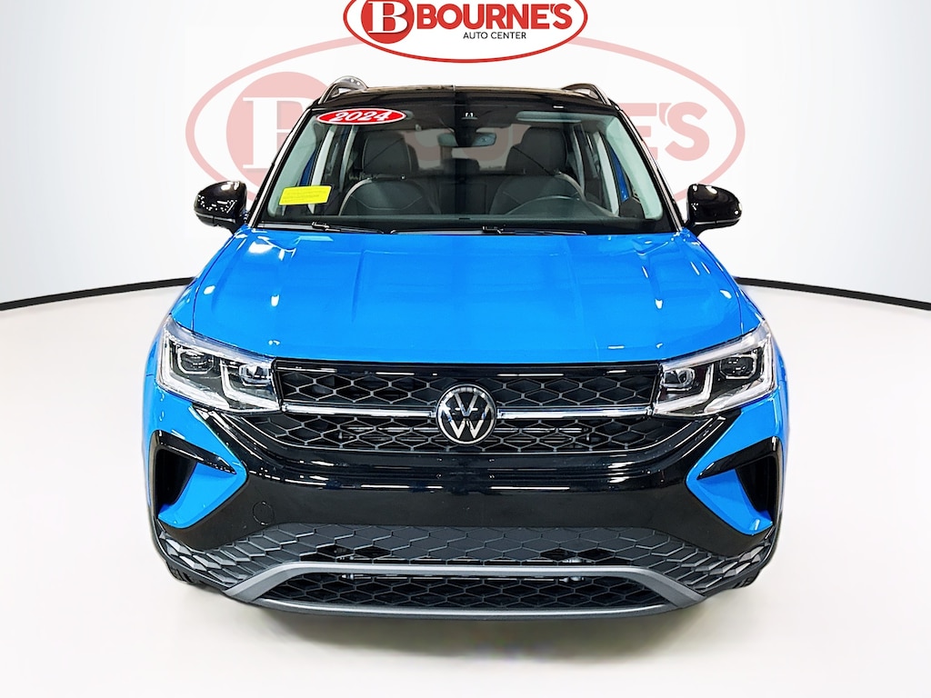 Used 2024 Volkswagen Taos 1.5T SE Black 4MOTION w/Heated Seats,Pano Sunroof SUV