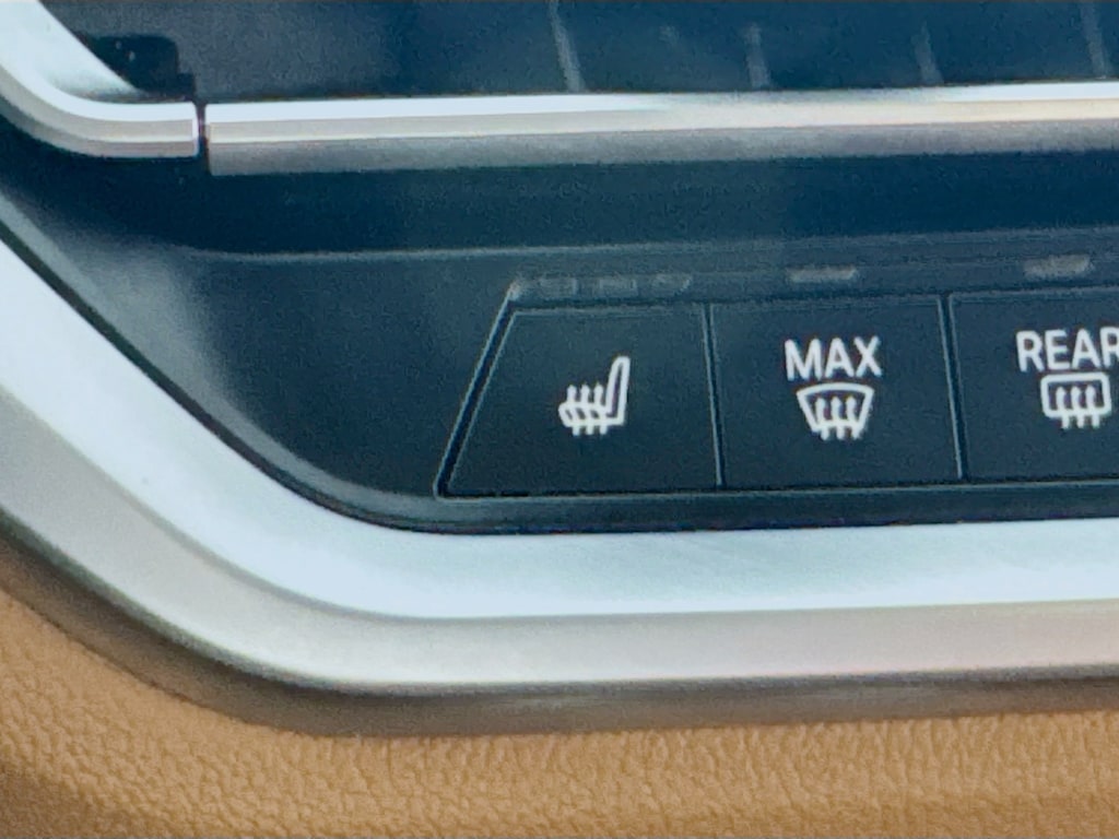 Used 2021 BMW 330i Premium xDrive w/Navigation,Leather,Pano Sunroof Sedan