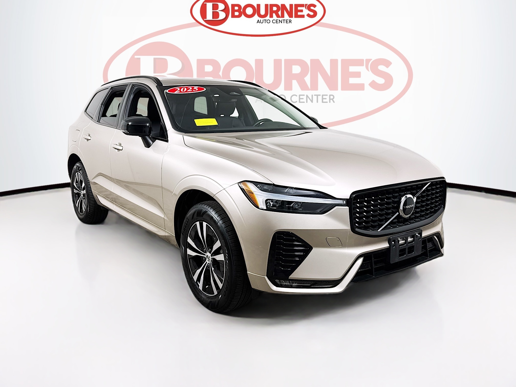 2025 Volvo XC60 Core's photo
