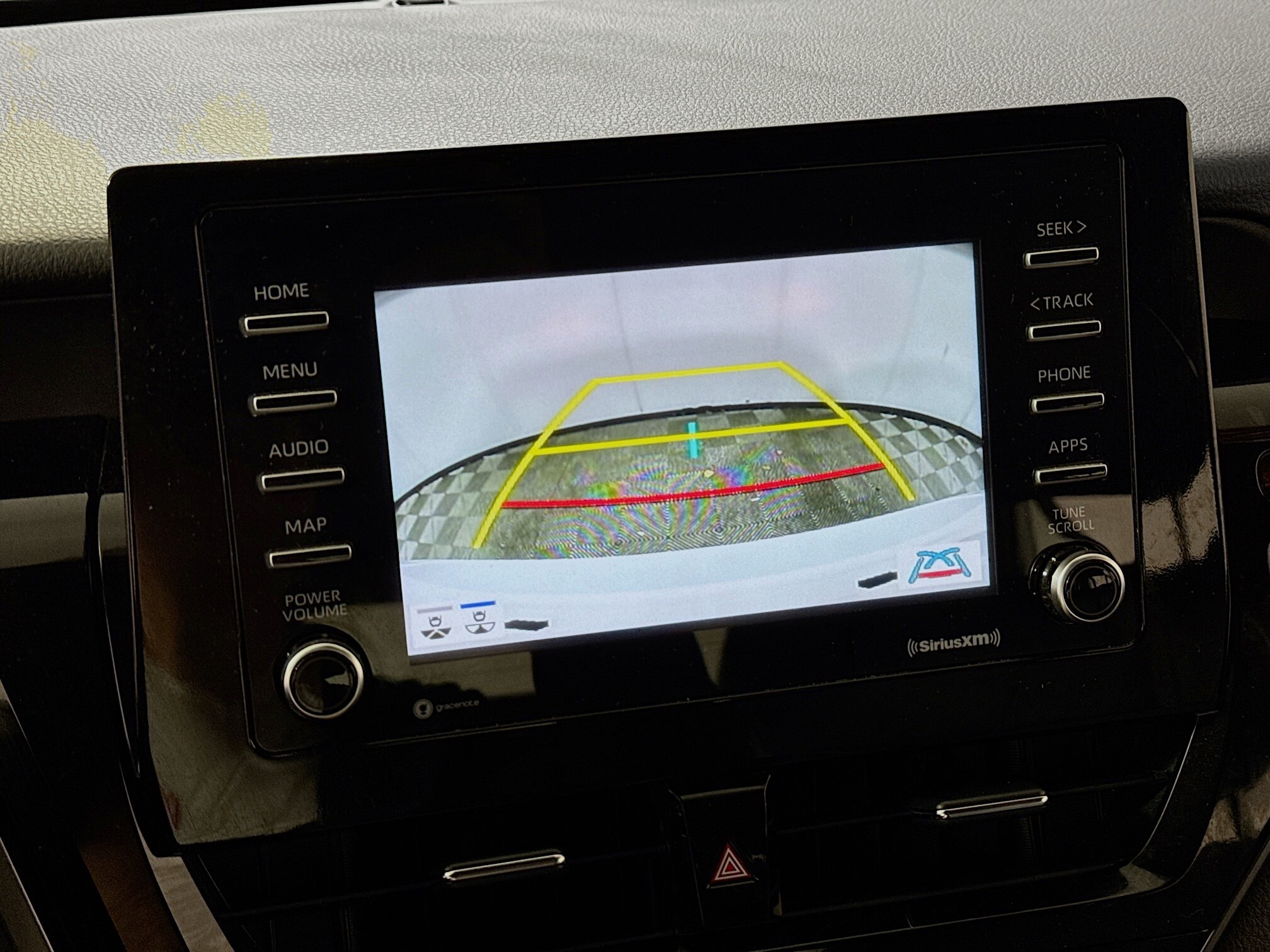 2022 Toyota Camry Hybrid SE photo 2