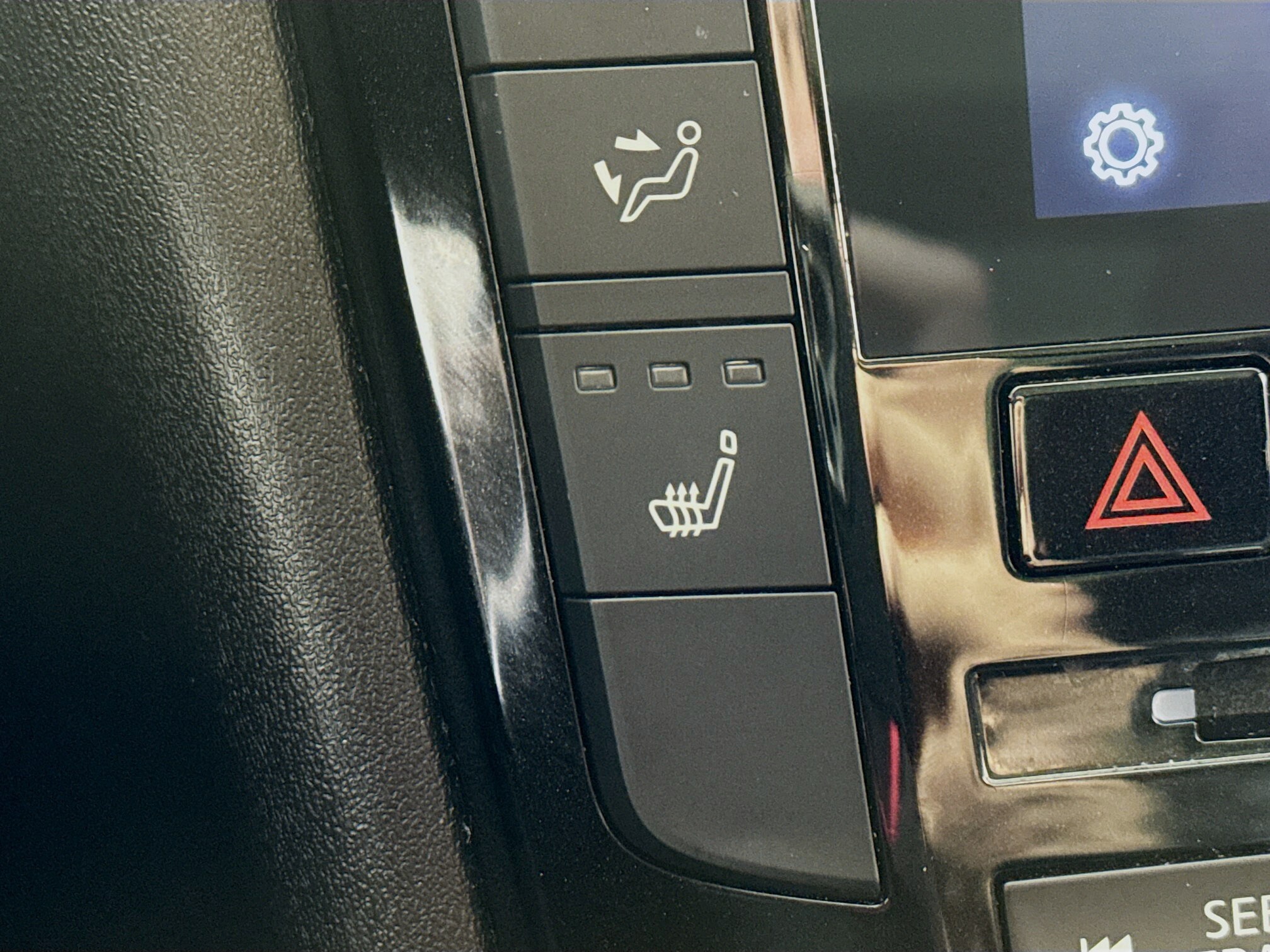 2023 Infiniti QX50 Luxe AWD photo 4