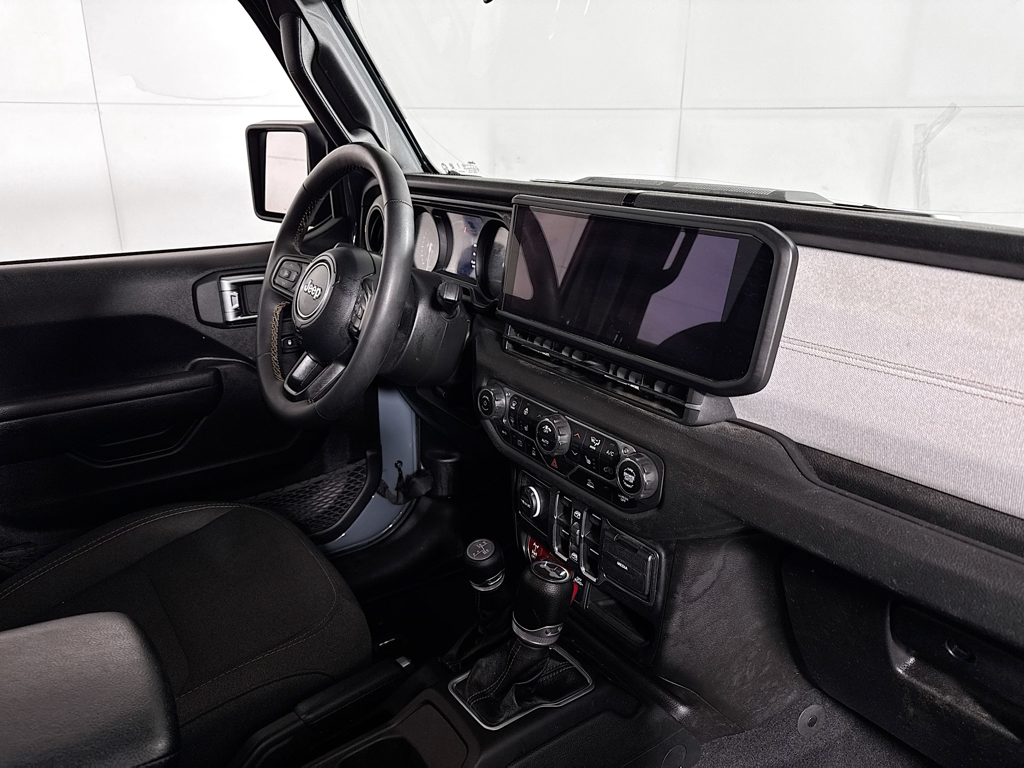 2024 Jeep Wrangler 4xe Willys 4XE - Photo 26