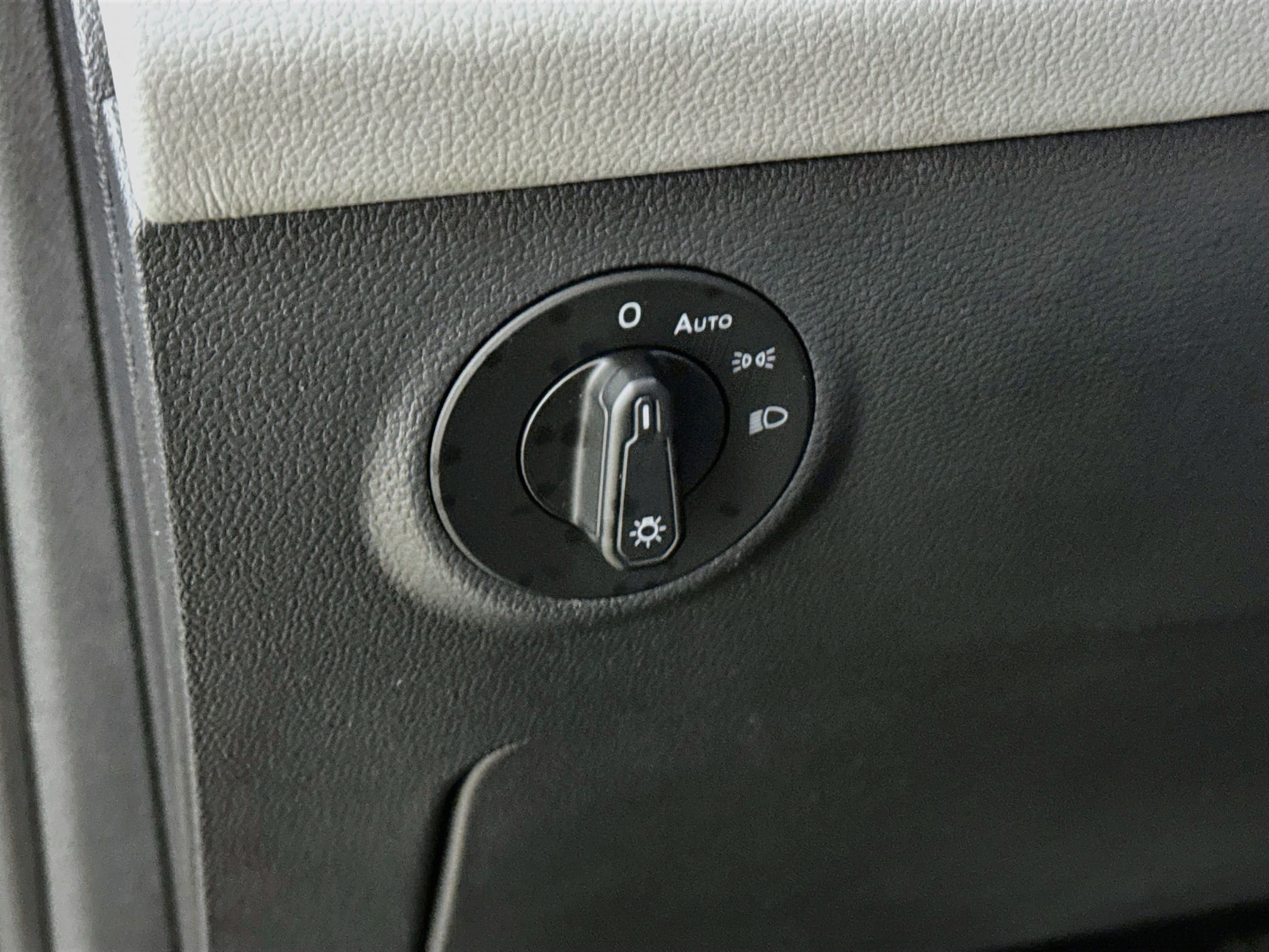 2022 Volkswagen Taos SE - Photo 13