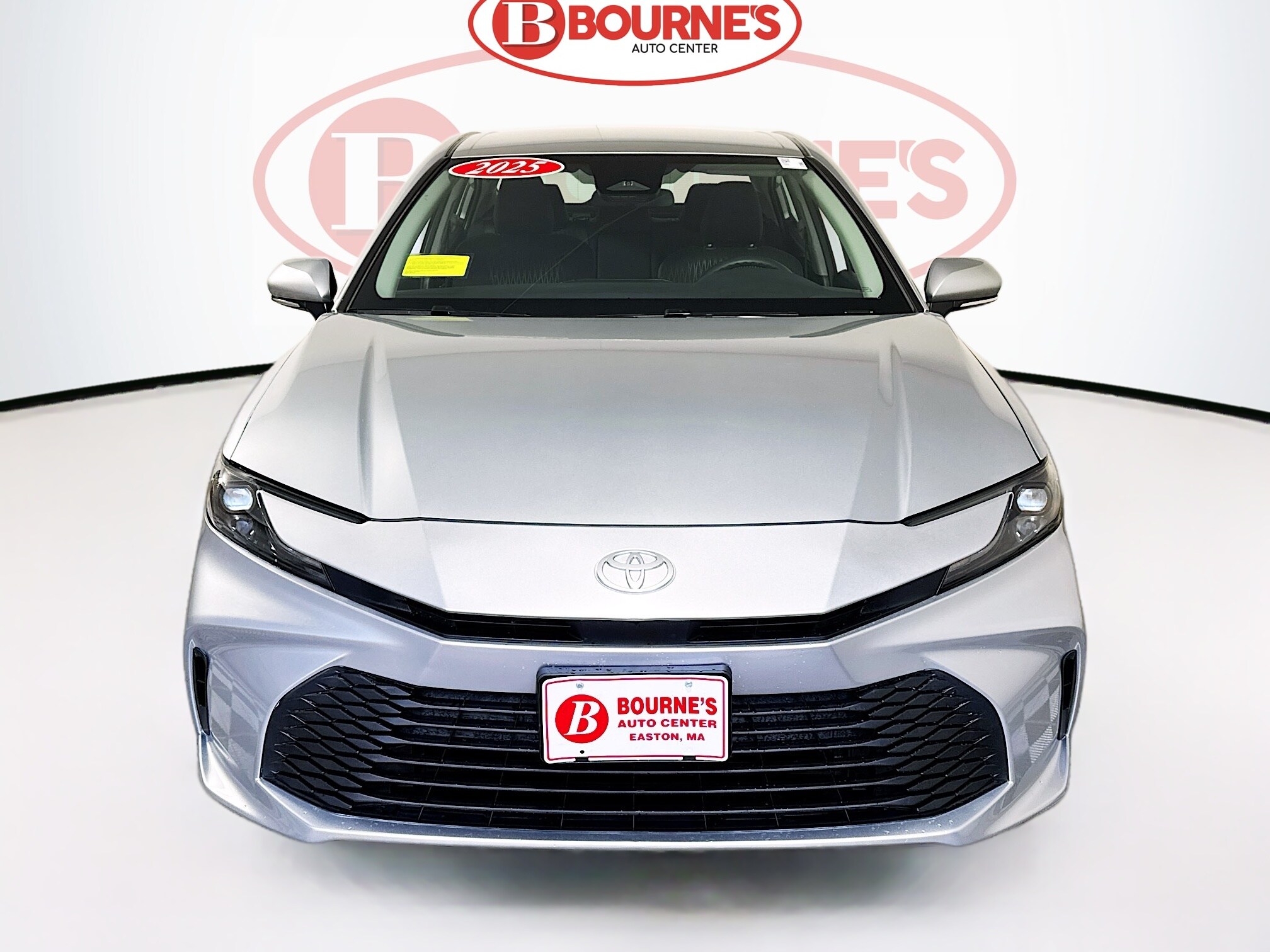 2025 Toyota Camry LE photo 3