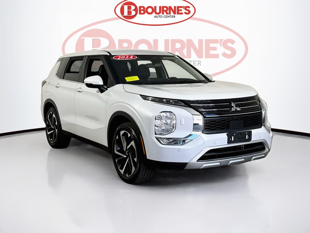 Used 2024 Mitsubishi Outlander SE 4WD w/Navigation,Heated Seats SUV
