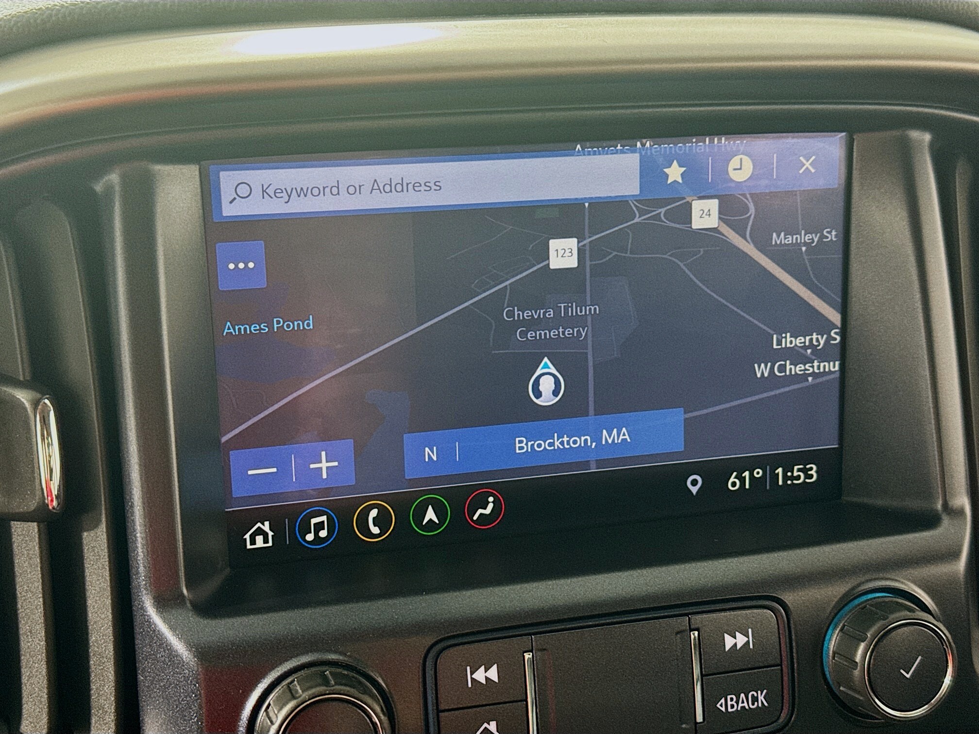 2019 Chevrolet Colorado Z71 photo 2