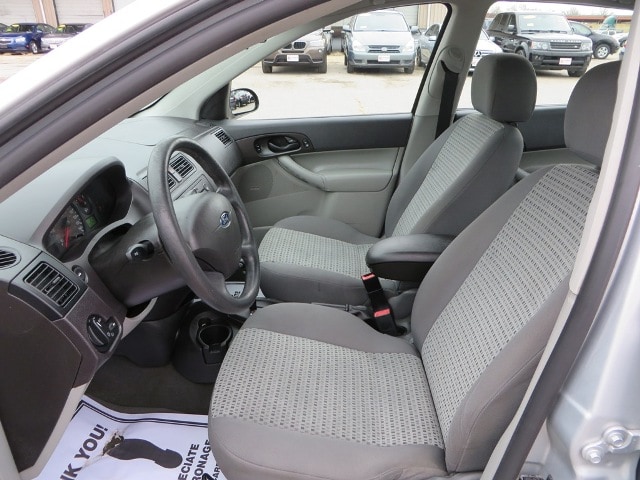 FOCUS 7月9日号 2005-2007 Ford Focus ZX4 ST Headlights Headlamps Replacement