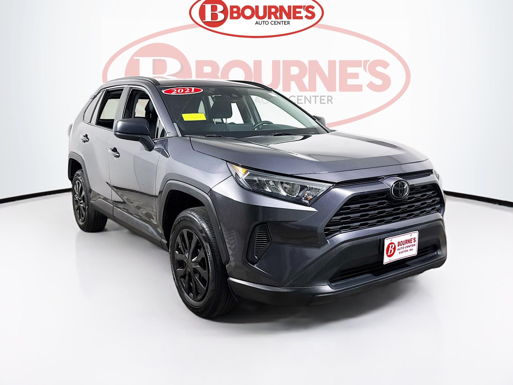 2021 Toyota RAV4 LE's photo
