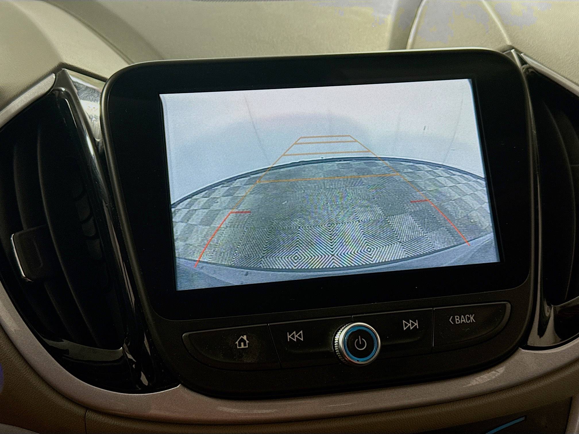 2018 Chevrolet Volt LT photo 2