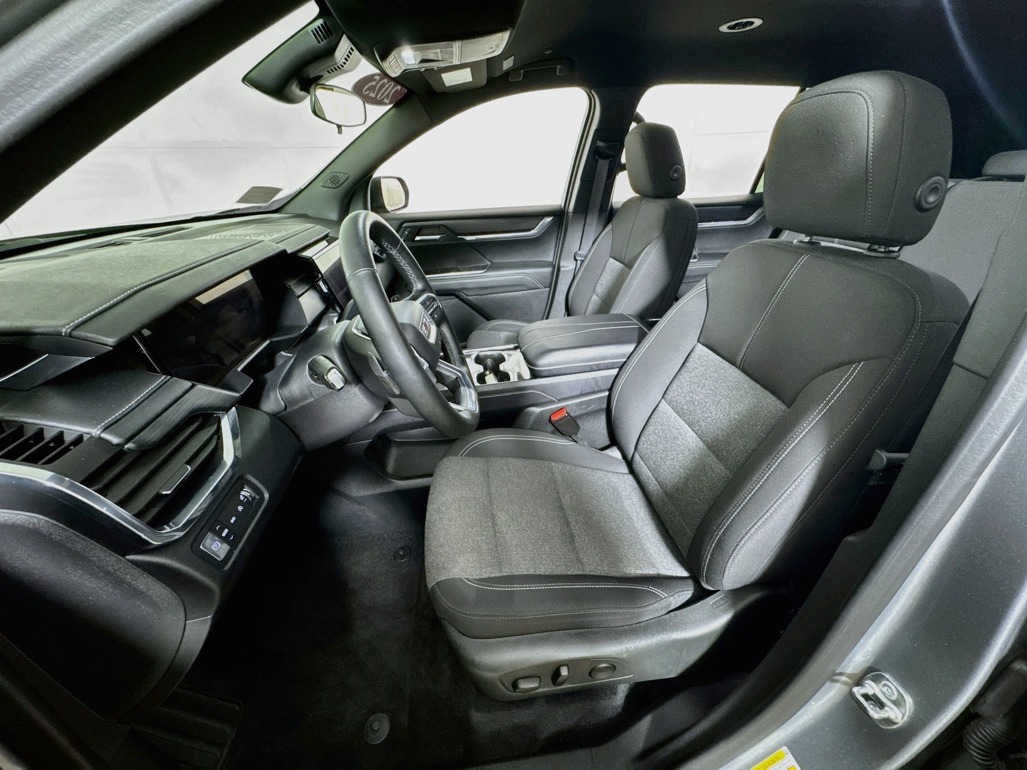 2025 GMC Acadia Elevation - Photo 15