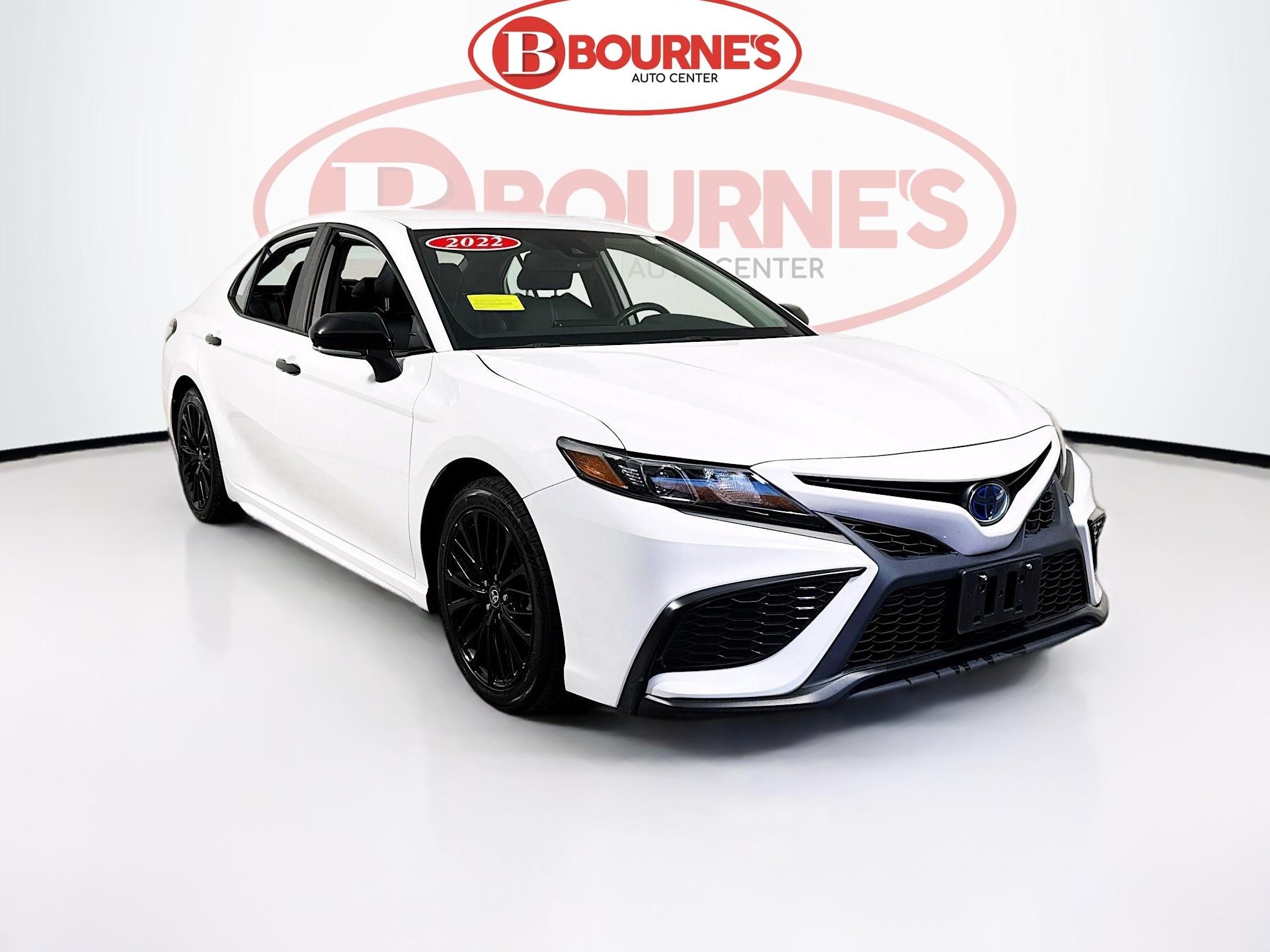 2022 Toyota Camry SE's photo