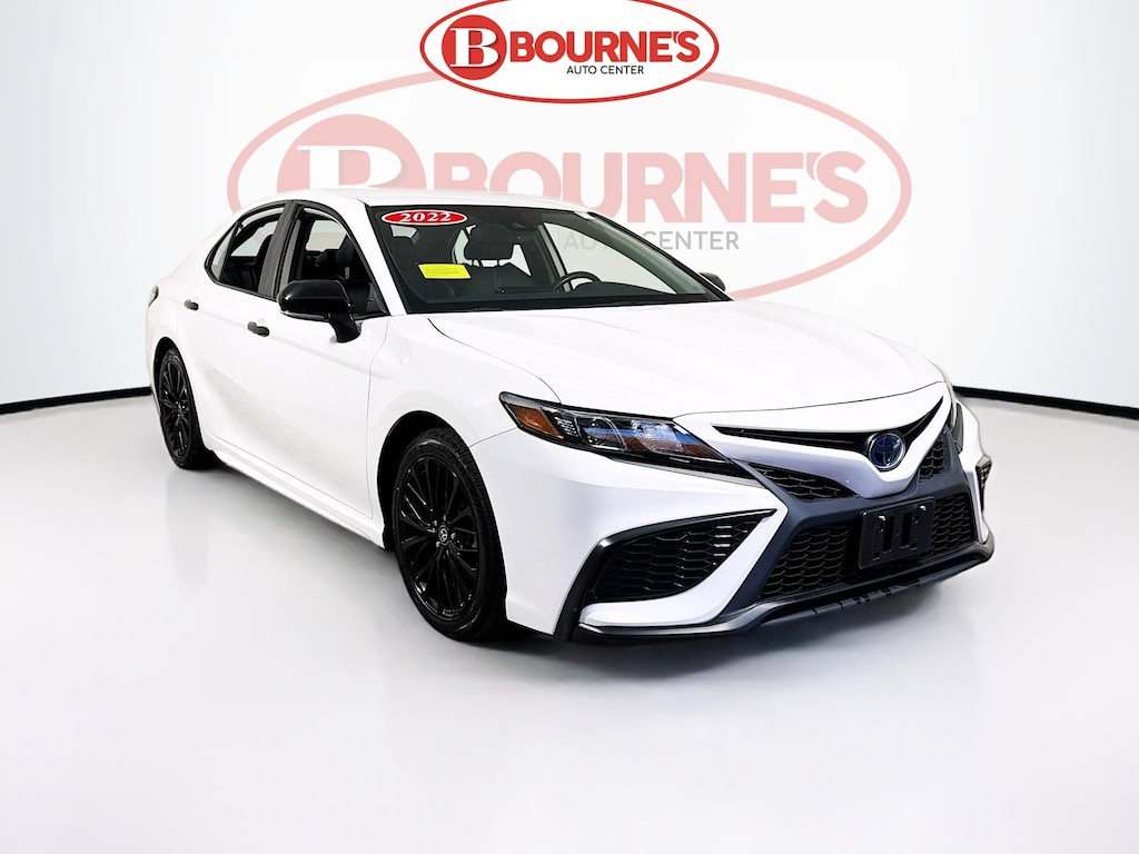Used 2022 Toyota Camry Hybrid SE Nightshade w/Android Auto & Apple Carplay Sedan