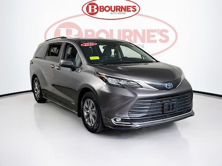 2021 Toyota Sienna XLE AWD w/Navigation,Leather,Sunroof Van
