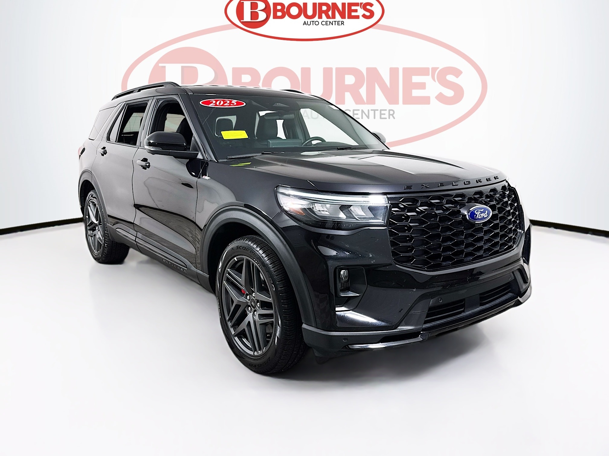 2025 Ford Explorer ST-LINE's photo