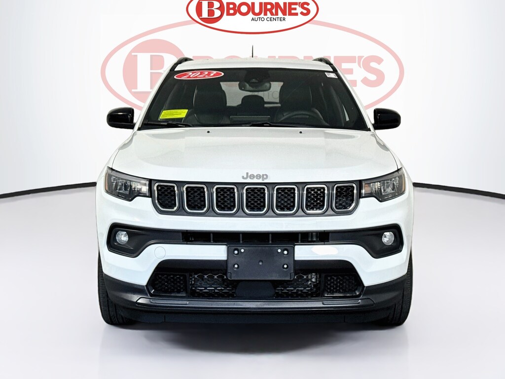 Used 2023 Jeep Compass Latitude Lux 4x4 w/Heated Leather & Wheel SUV