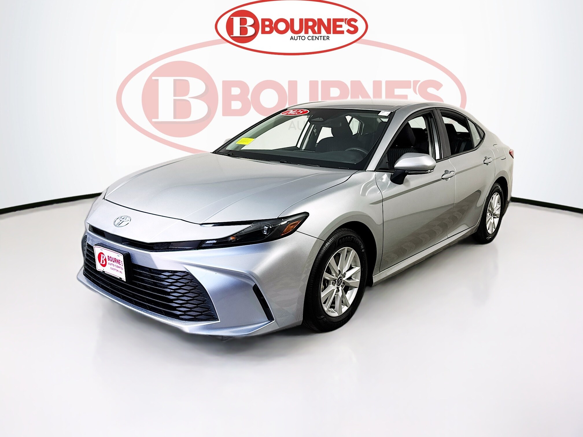 2025 Toyota Camry LE photo 4