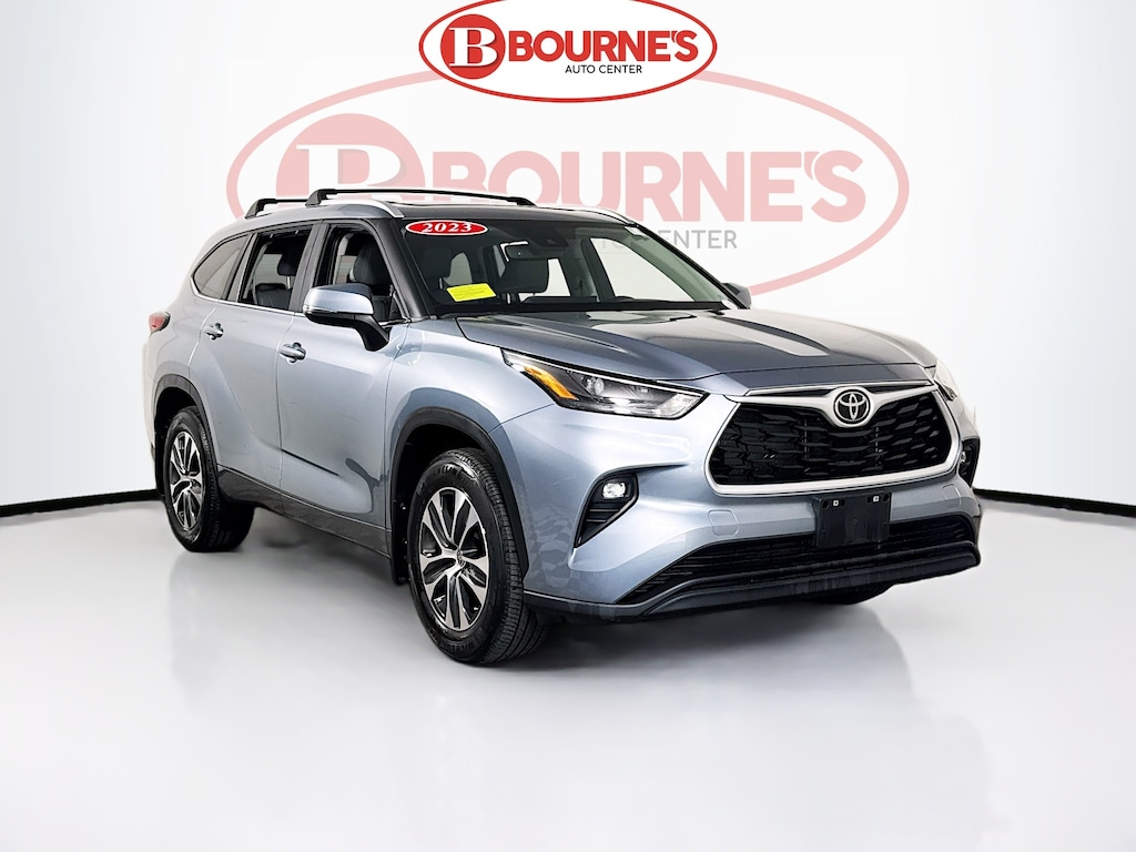 Used 2023 Toyota Highlander XLE AWD w/Heated Leather,Sunroof SUV