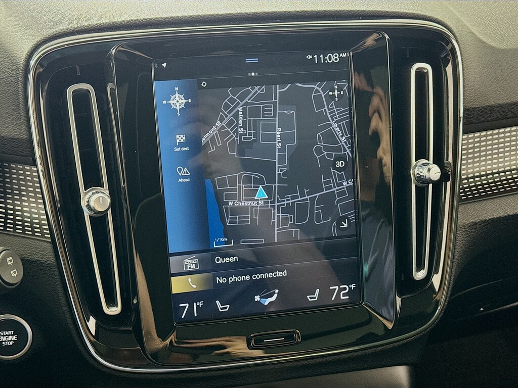 Used 2021 Volvo XC40 T5 R-Design AWD w/Navigation,Heated Seats,PanoRoof SUV