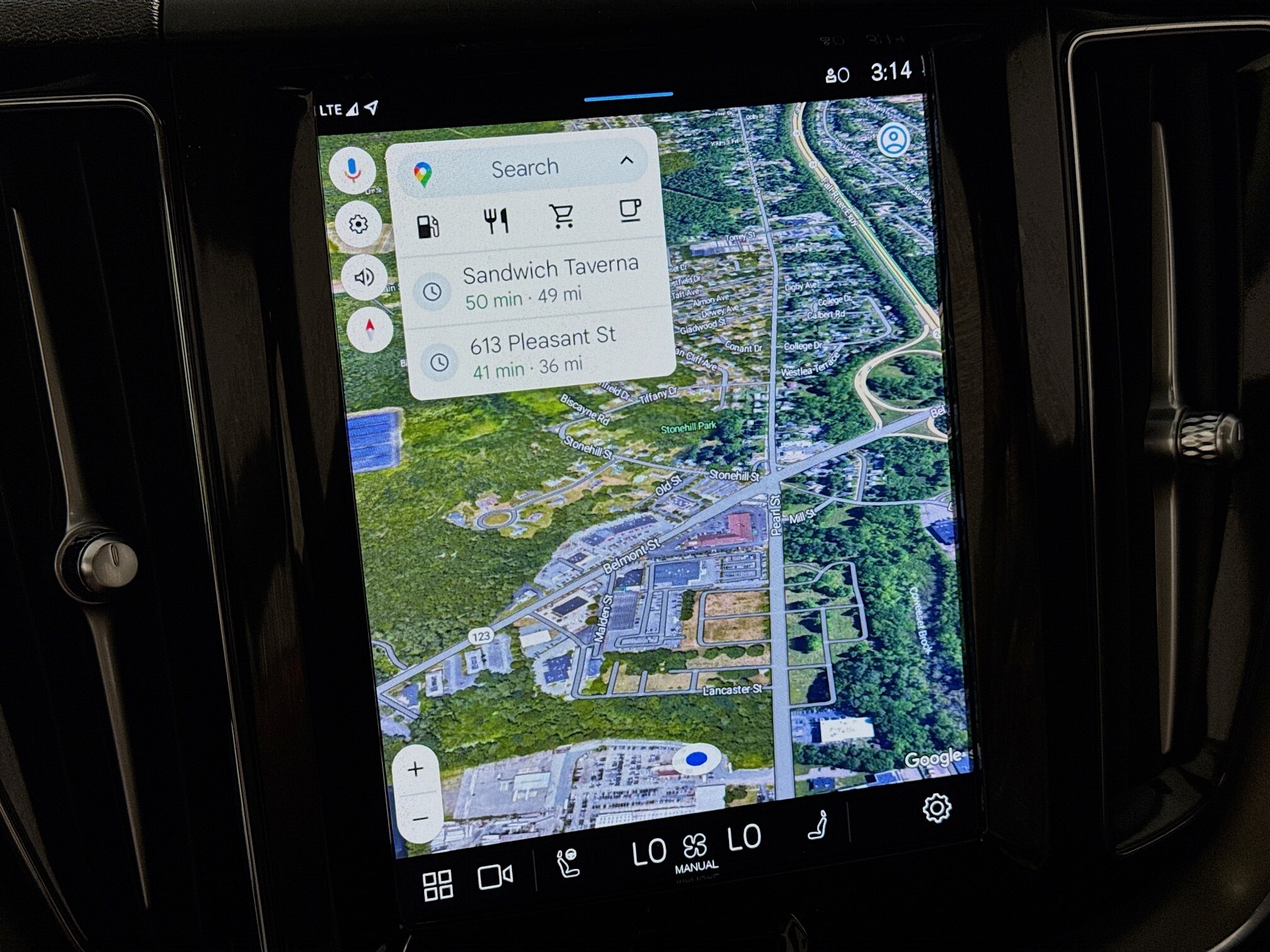 2023 Volvo XC60 B5 Core photo 2