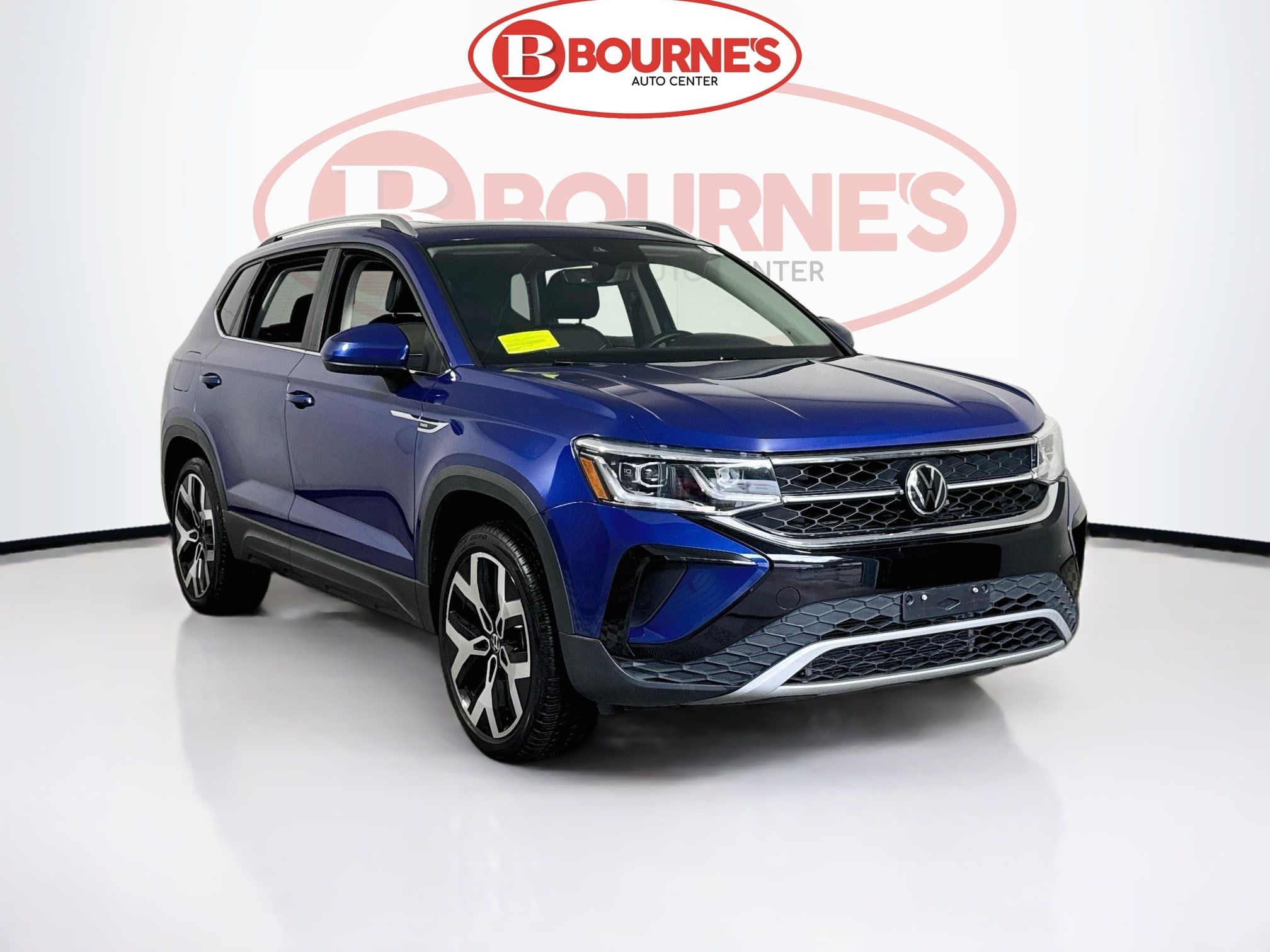2023 Volkswagen Taos SEL AWD photo