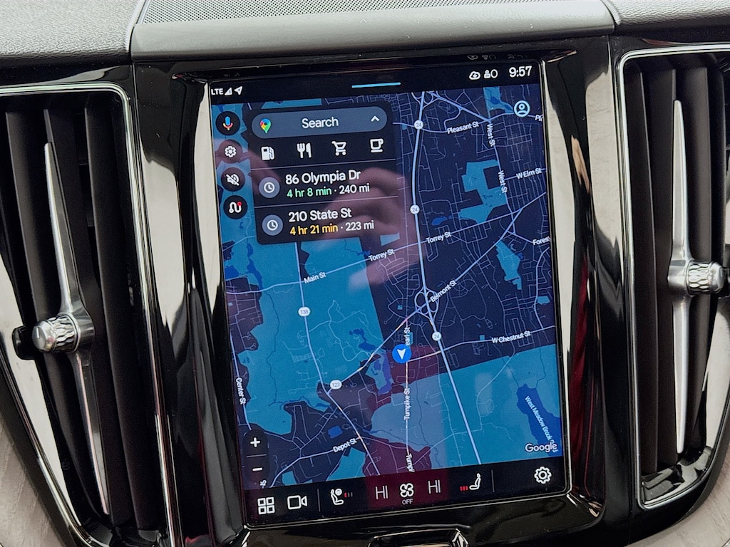 Used 2025 Volvo XC60 B5 Plus AWD w/Navigation,Leather,Pano Sunroof SUV