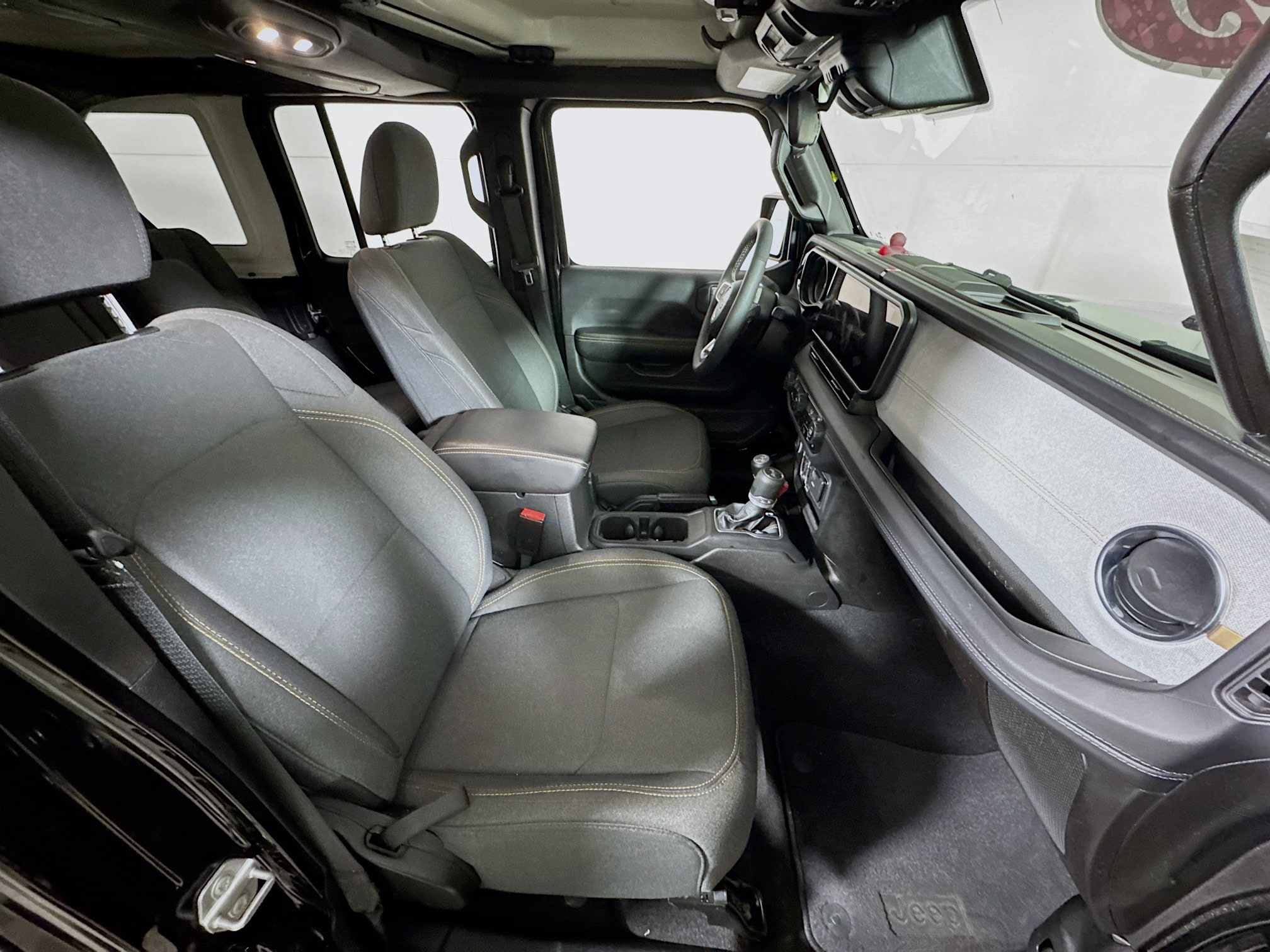 2025 Jeep Wrangler 4xe Sahara 4XE - Photo 25