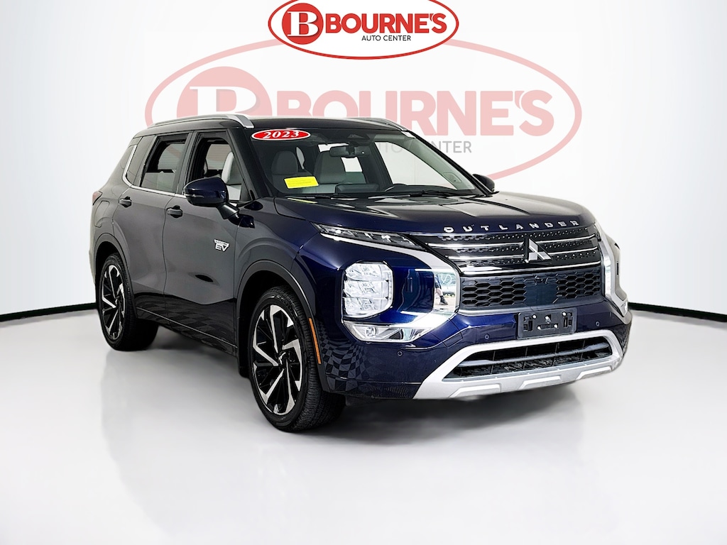 Used 2023 Mitsubishi Outlander Plug-In Hybrid SEL 4WD w/Navigation,Leather,Pano Sunroof SUV