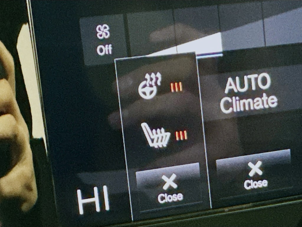 Used 2019 Volvo XC40 T5 R-Design AWD w/Navigation,Heated Seats,PanoRoof SUV