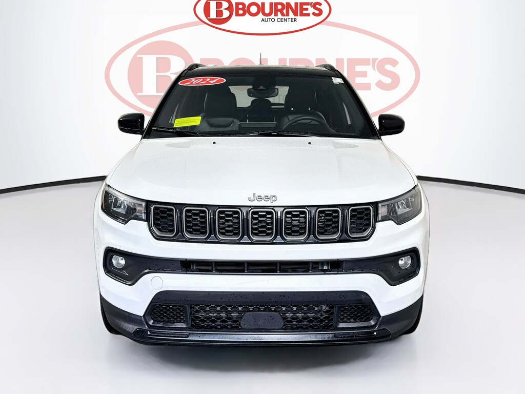 Used 2024 Jeep Compass Latitude 4x4 w/Heated Seats & Steering Wheel SUV