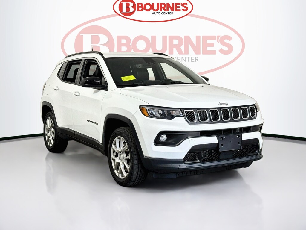 Used 2023 Jeep Compass Latitude Lux 4x4 w/Heated Leather & Wheel SUV