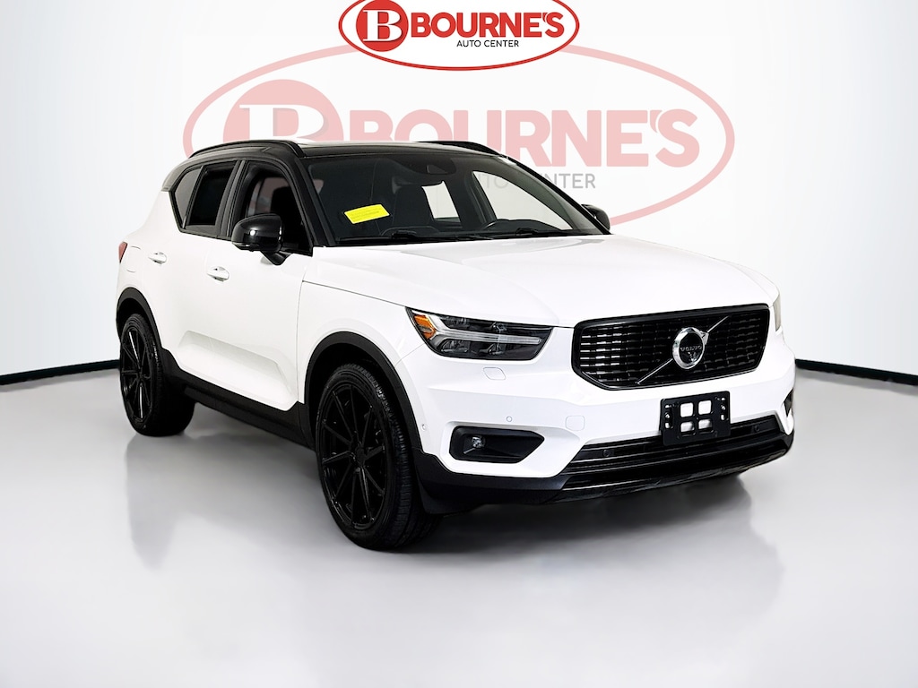 Used 2019 Volvo XC40 T5 R-Design AWD w/Navigation,Leather,Pano Sunroof SUV
