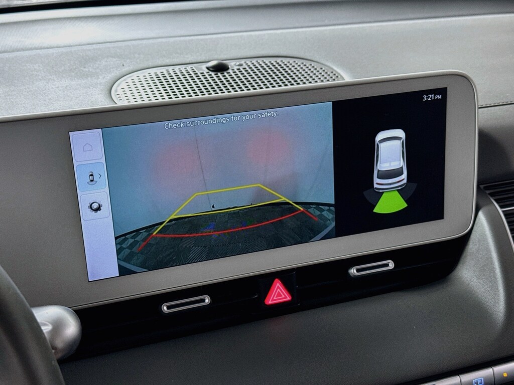 Used 2024 Hyundai Ioniq 5 SE AWD w/Navigation,Heated Seats SUV