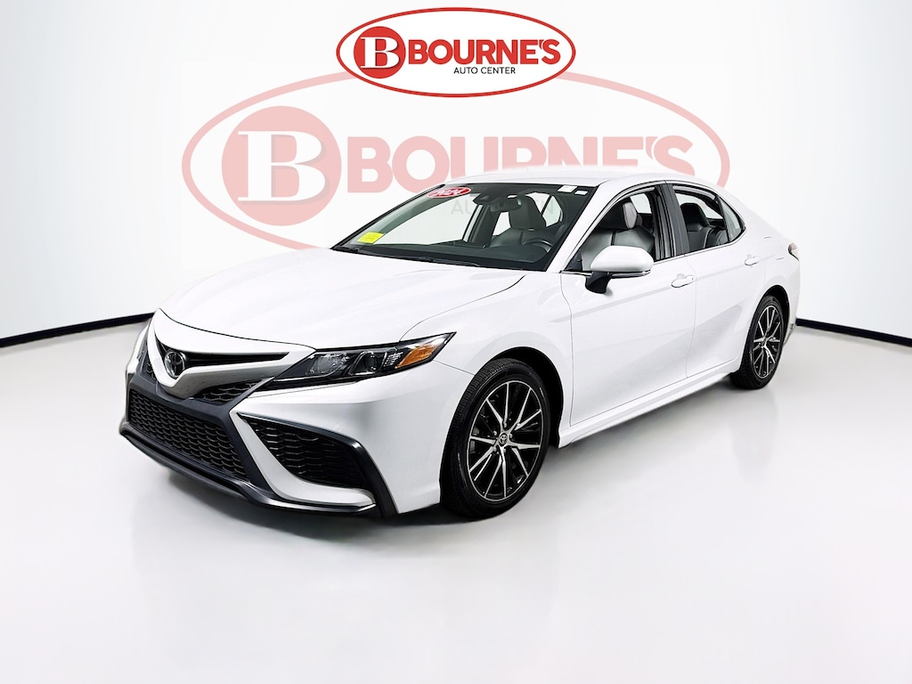 Used 2024 Toyota Camry SE w/Andoid Auto & Apple Carplay Sedan