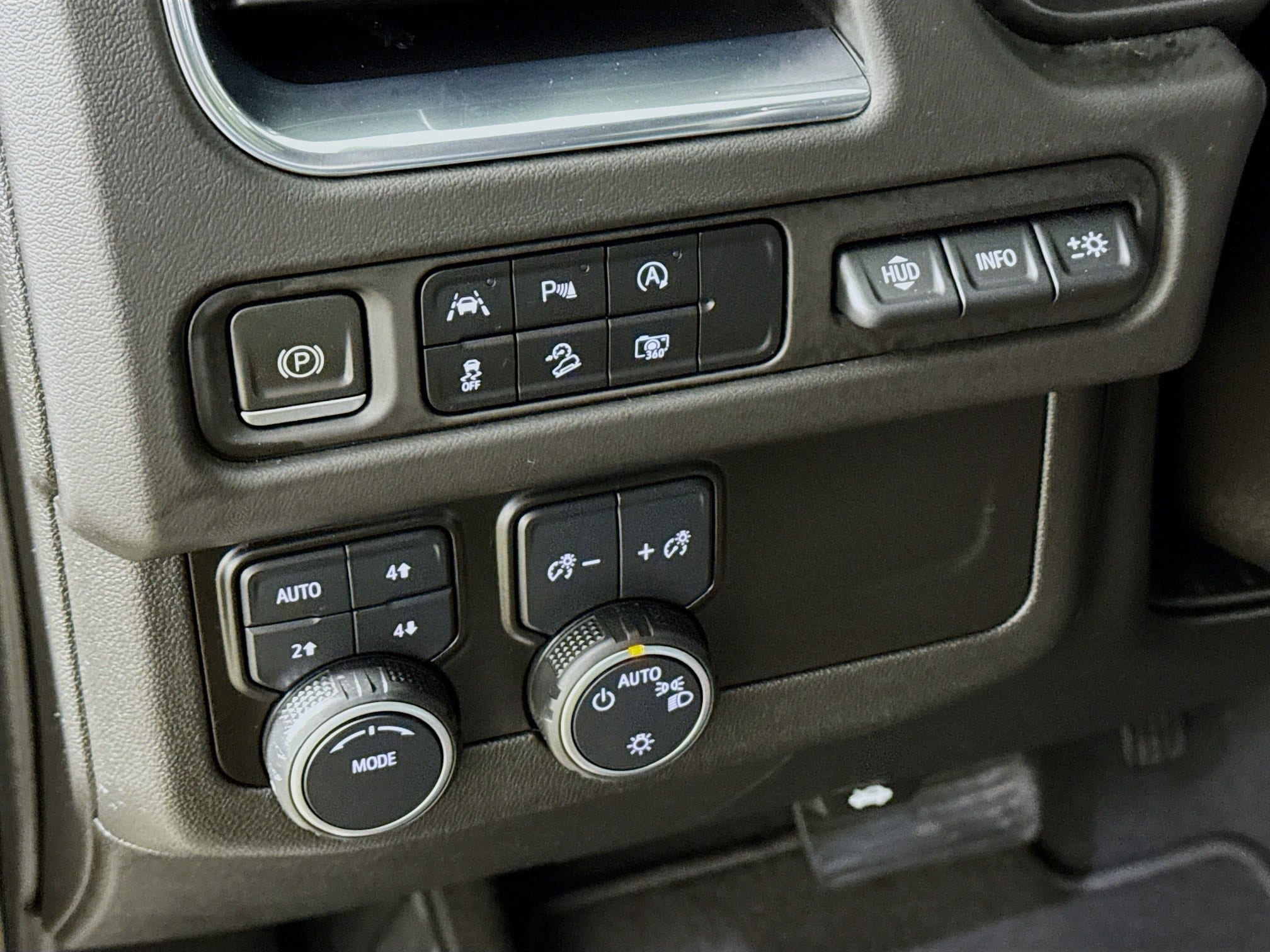 2023 Chevrolet Suburban High Country - Photo 15