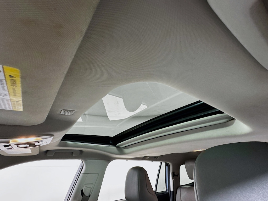 Used 2020 Toyota Highlander XLE AWD w/Heated Leather,Sunroof SUV