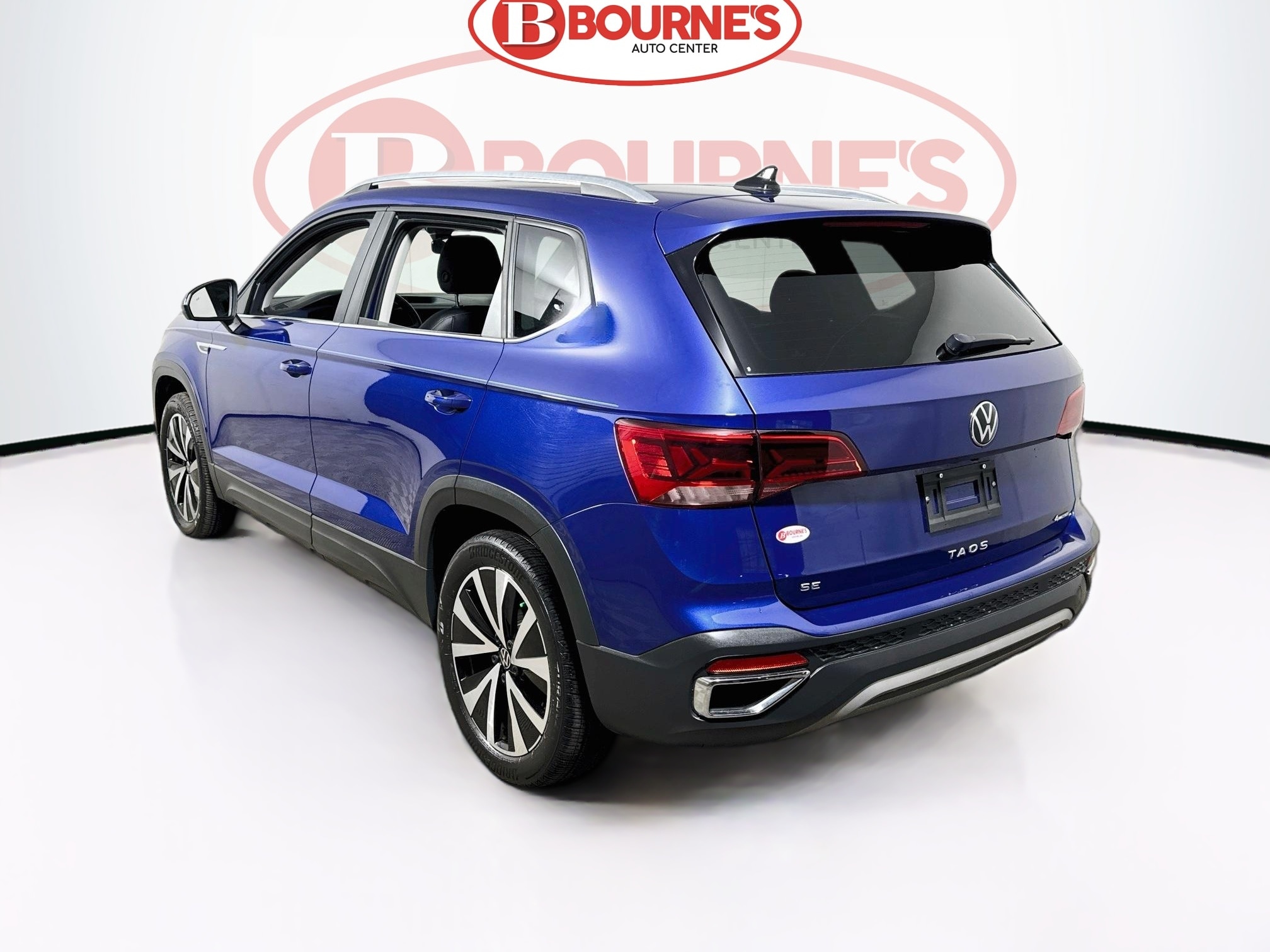 2022 Volkswagen Taos SE - Photo 8