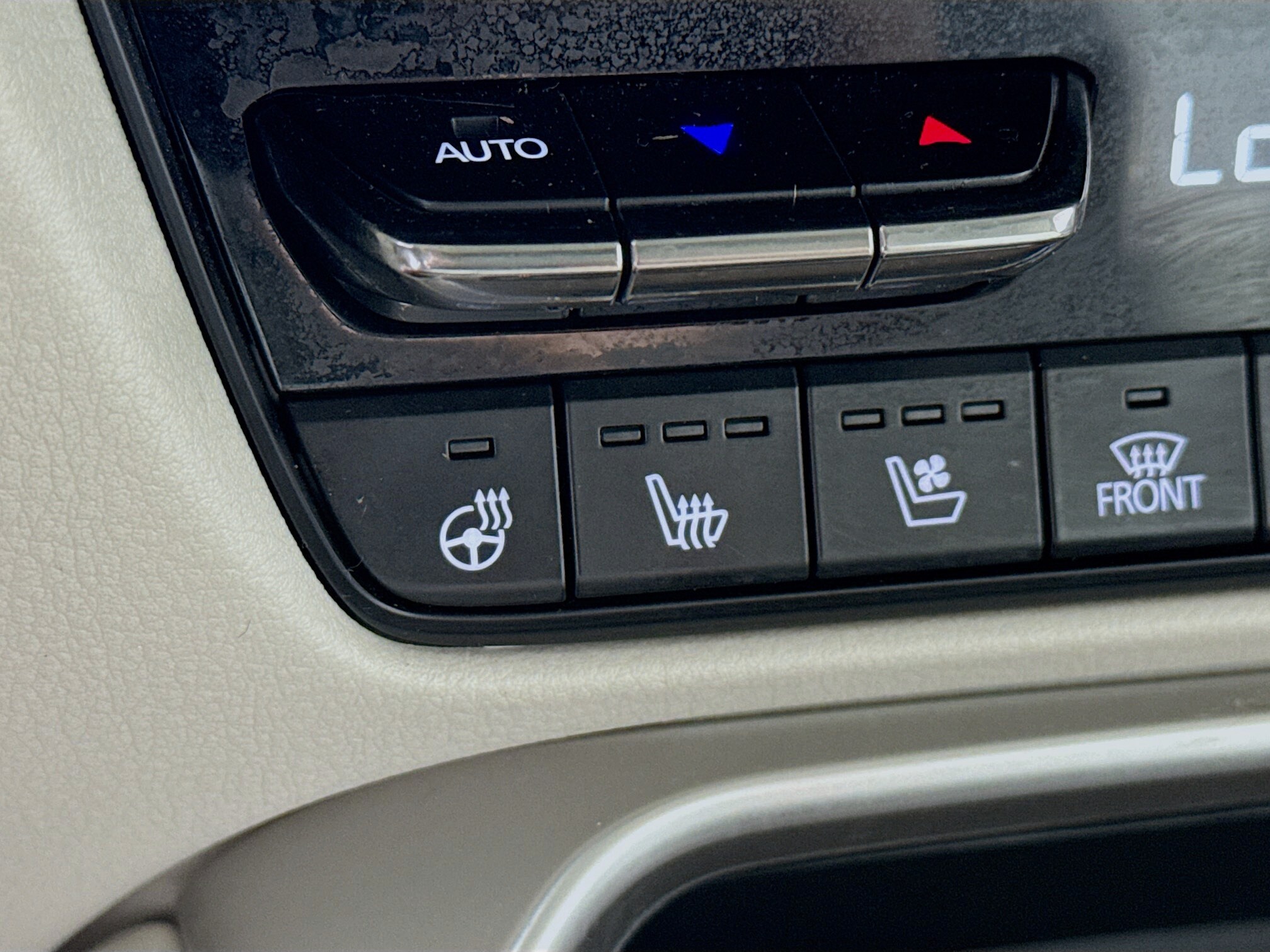 2024 Mazda CX-90 Plug-in Hybrid Premium Plus photo 2