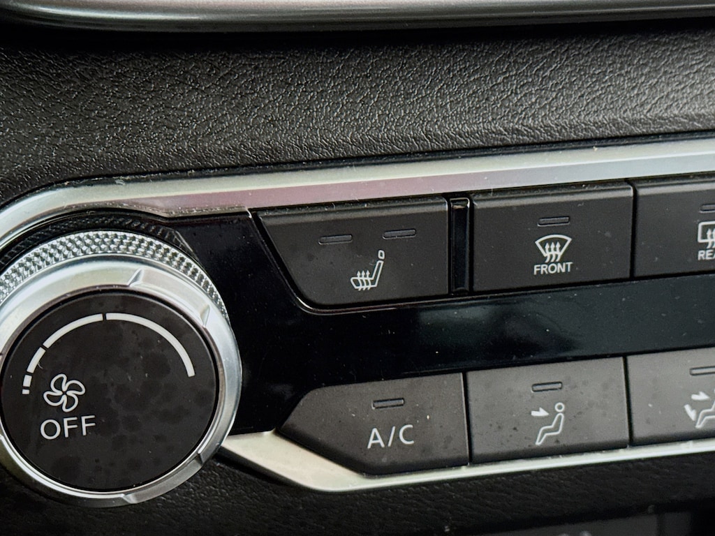 Used 2023 Nissan Altima 2.5 SV AWD w/Navigation,Heated Seats,Sunroof Sedan