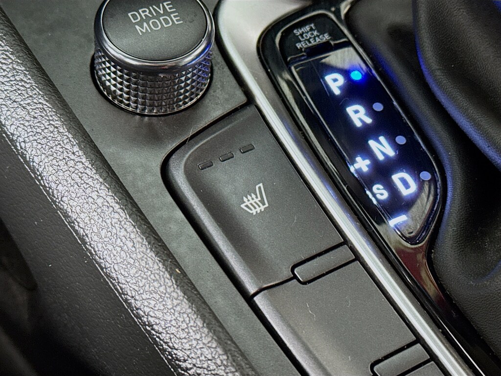 Used 2023 Hyundai Kona Limited AWD w/Navigation,Heated Leather,Sunroof SUV