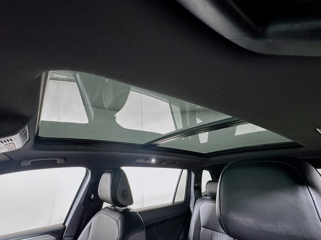 Used 2022 Volkswagen Tiguan 2.0T SE R-Line Black 4MOTION w/Heated Leather,Pano Sunroof SUV