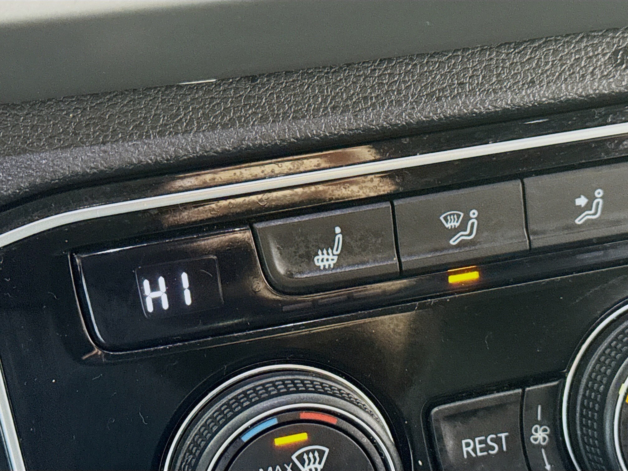 2022 Volkswagen Atlas SE Technology photo 4