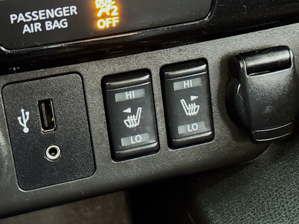 Used 2019 Nissan Leaf SV w/Navigation,Heated Seats Hatchback