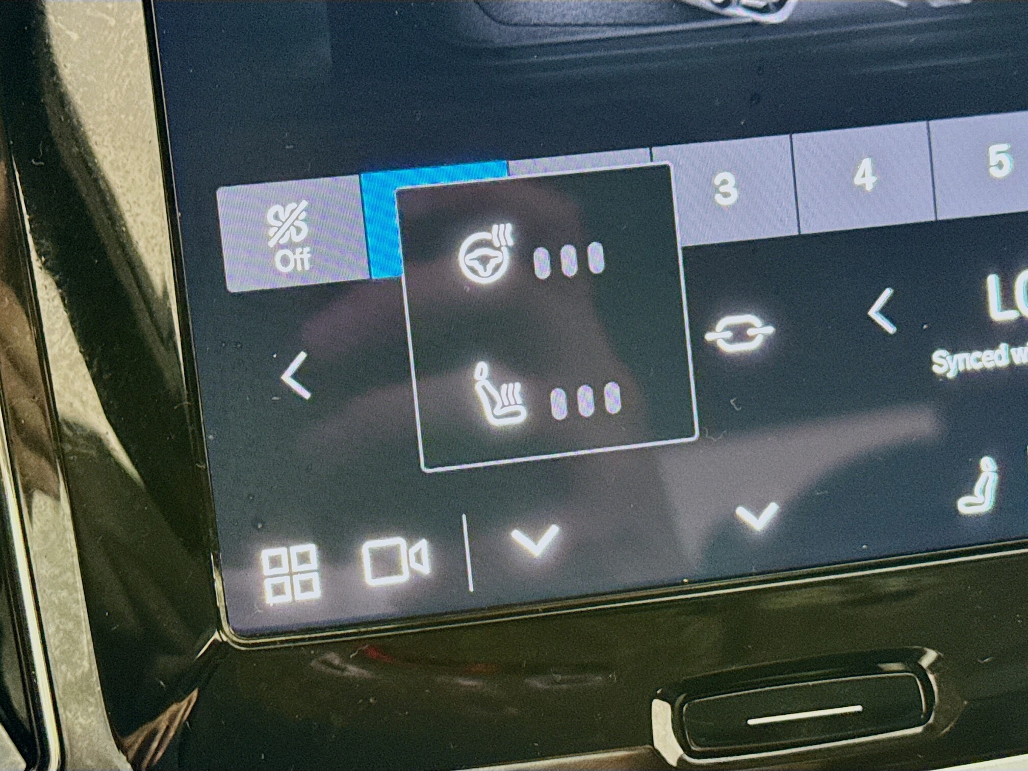 2025 Volvo S60 B5 Core AWD photo 4