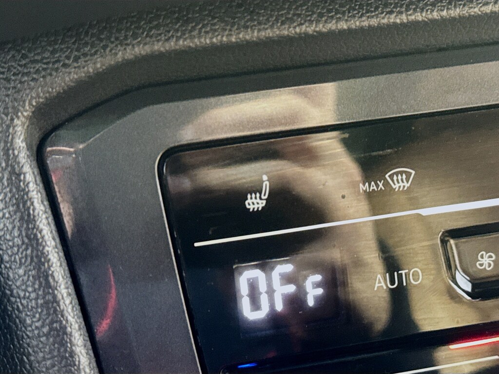 Used 2022 Volkswagen Tiguan 2.0T SE 4MOTION AWD w/Heated Leather,Pano Sunroof SUV