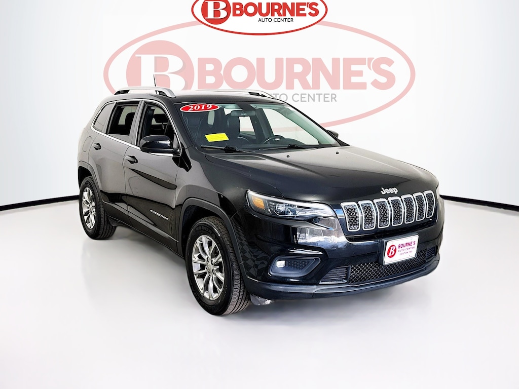 Used 2019 Jeep Cherokee Latitude Plus 4x4 w/Heated Seats SUV