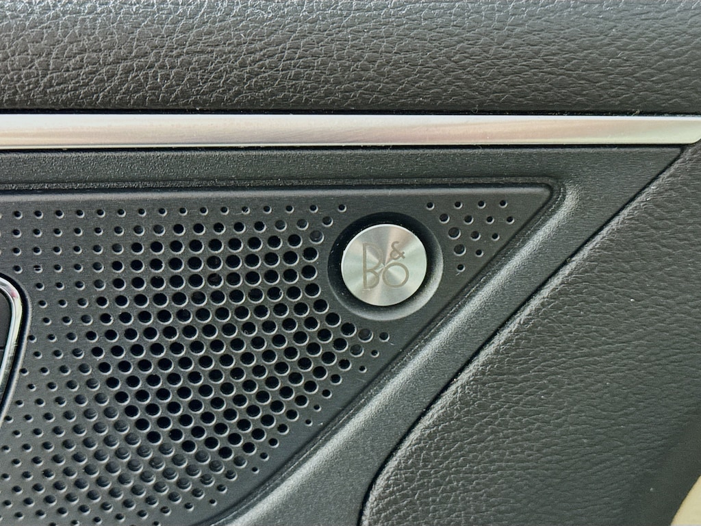 Used 2019 Ford Edge Titanium AWD w/Navigation,Leather,Pano Sunroof SUV