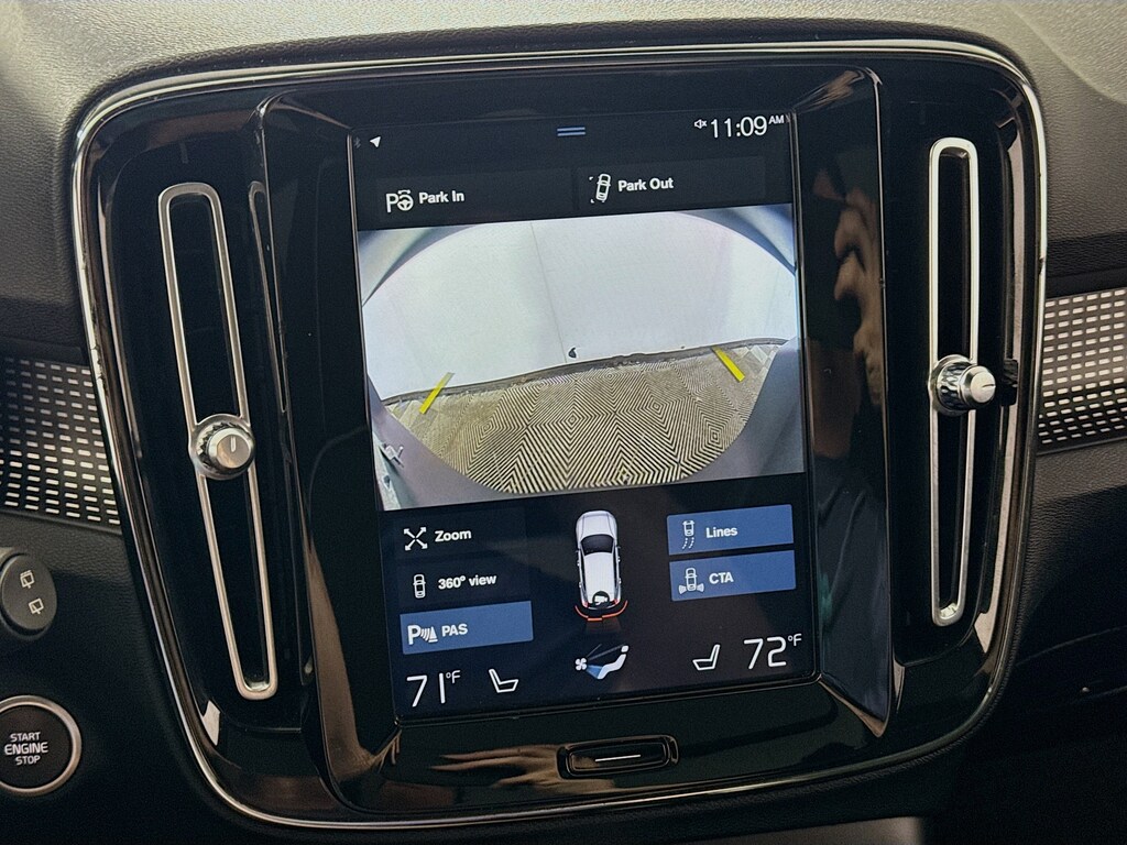 Used 2021 Volvo XC40 T5 R-Design AWD w/Navigation,Heated Seats,PanoRoof SUV