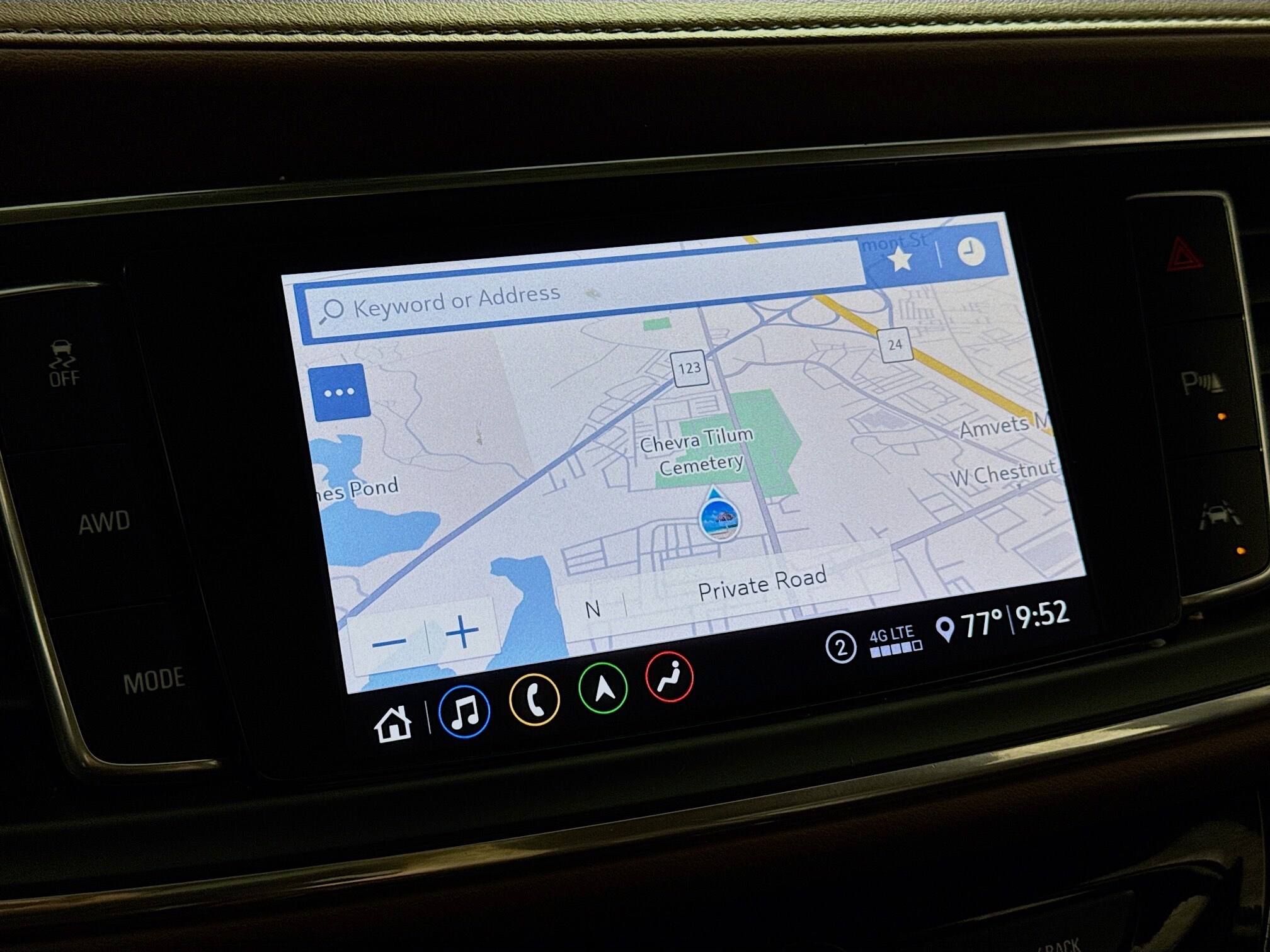 2021 Buick Enclave Leather photo 2