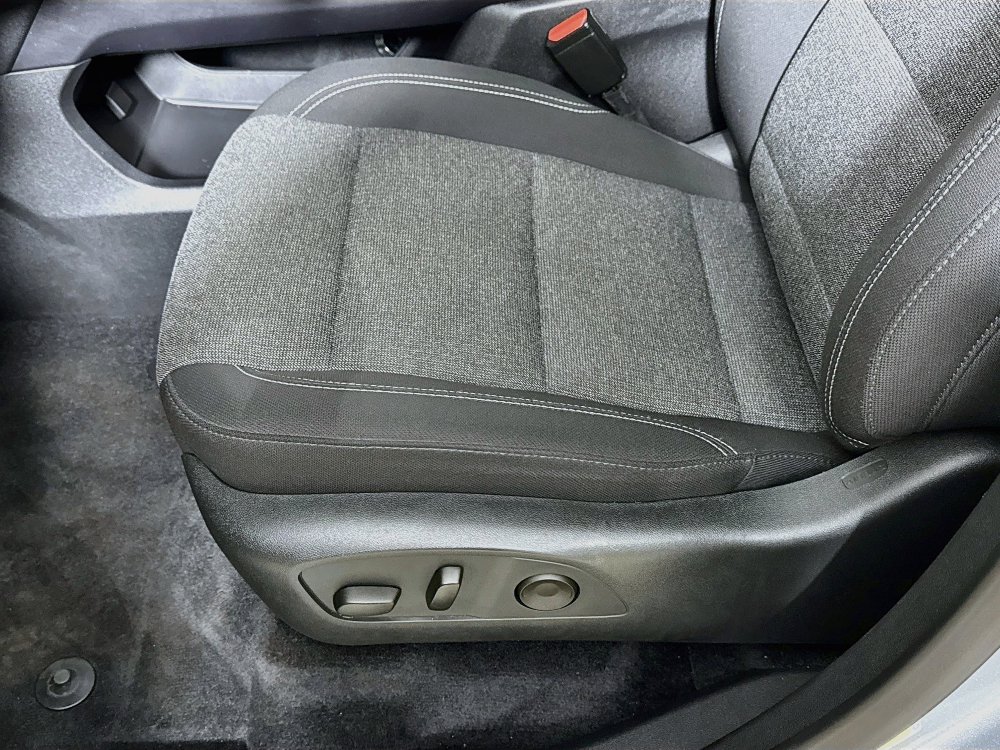 2025 GMC Acadia Elevation - Photo 22
