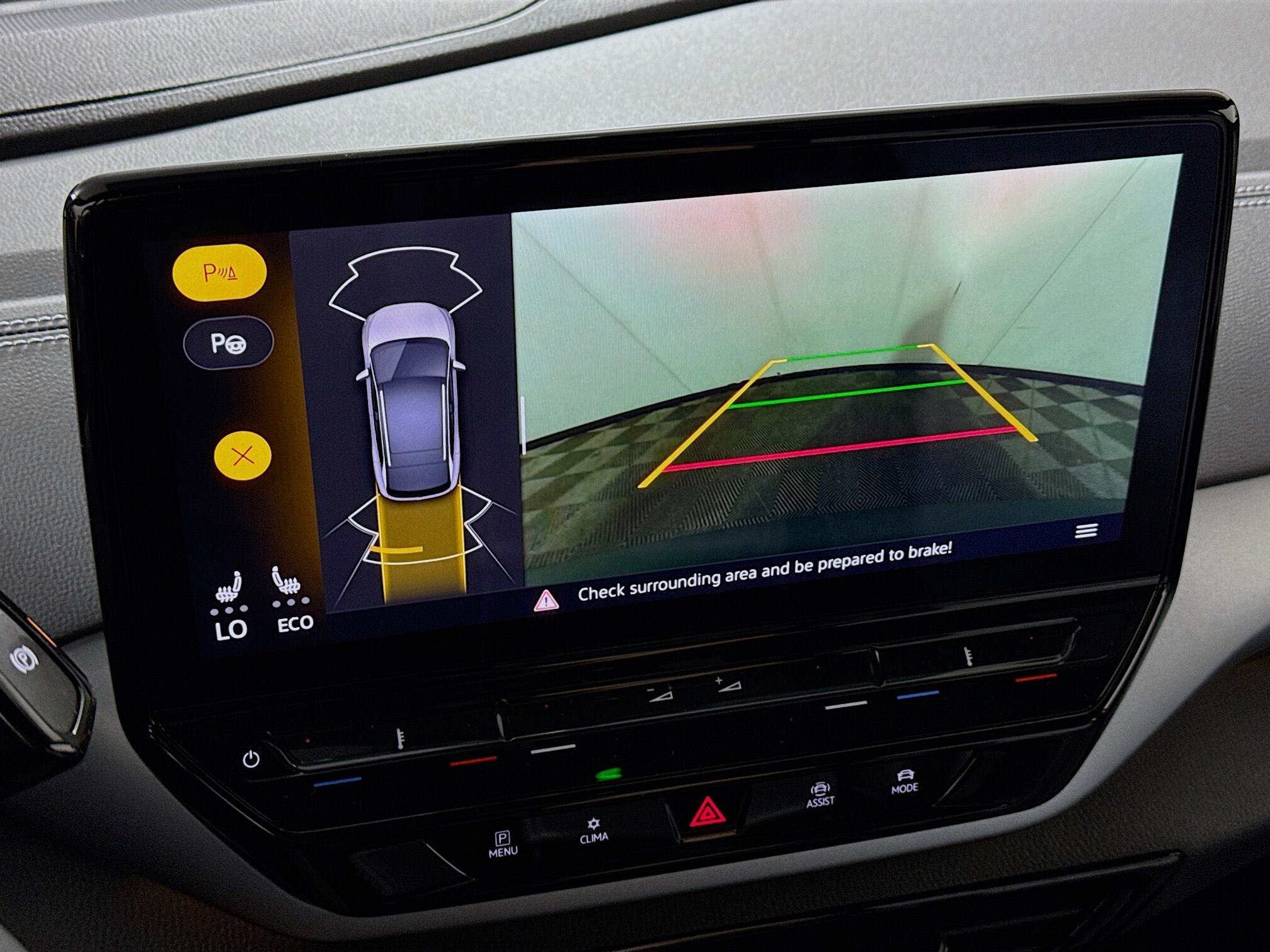 2023 Volkswagen ID.4 Pro photo 3